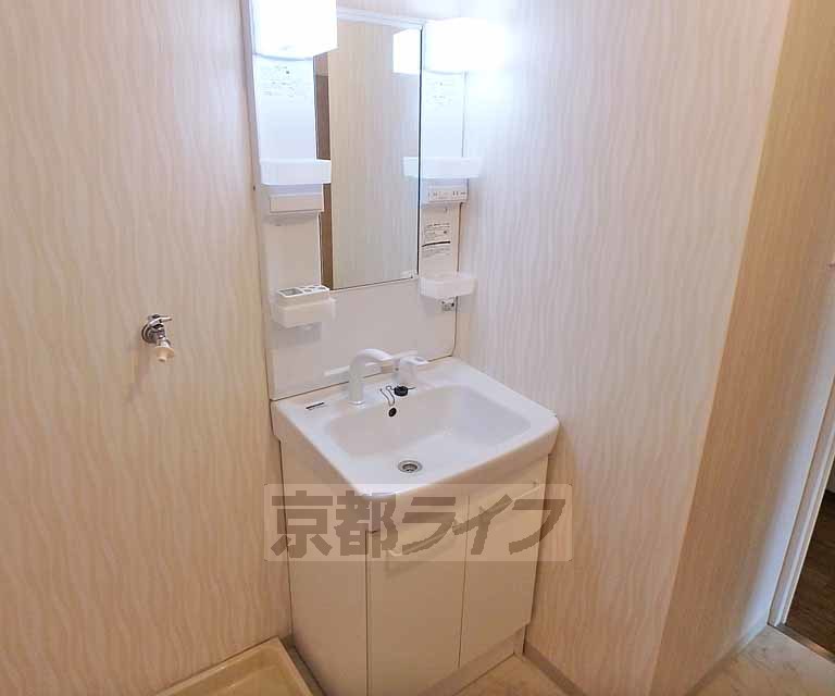 洗面設備　朝の支度はこちらでどうぞ