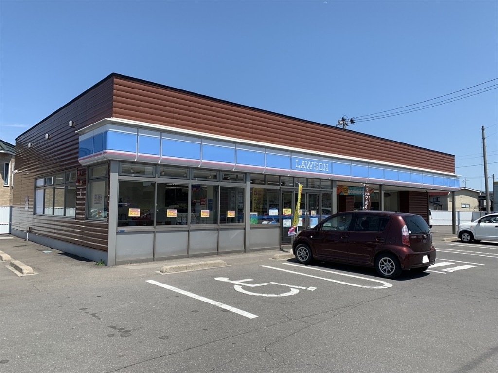 コンビニ　ローソン 青森里見一丁目店（コンビニ）まで527m