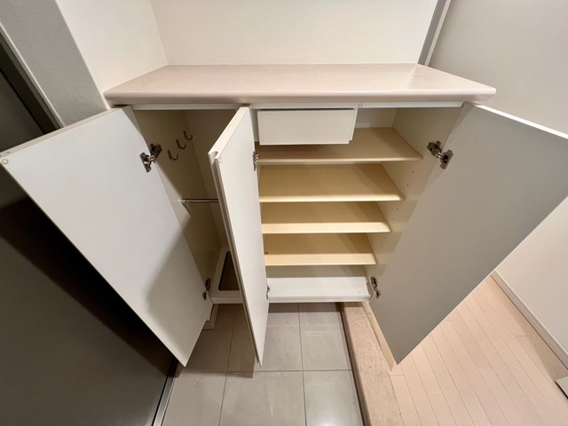 収納　シューズボックス