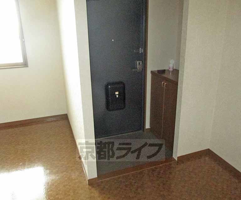 玄関　キッチン全体です。
