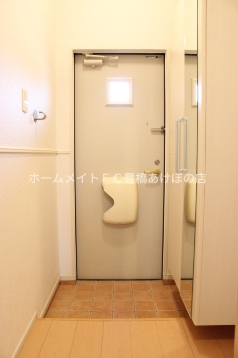 玄関　同型別部屋