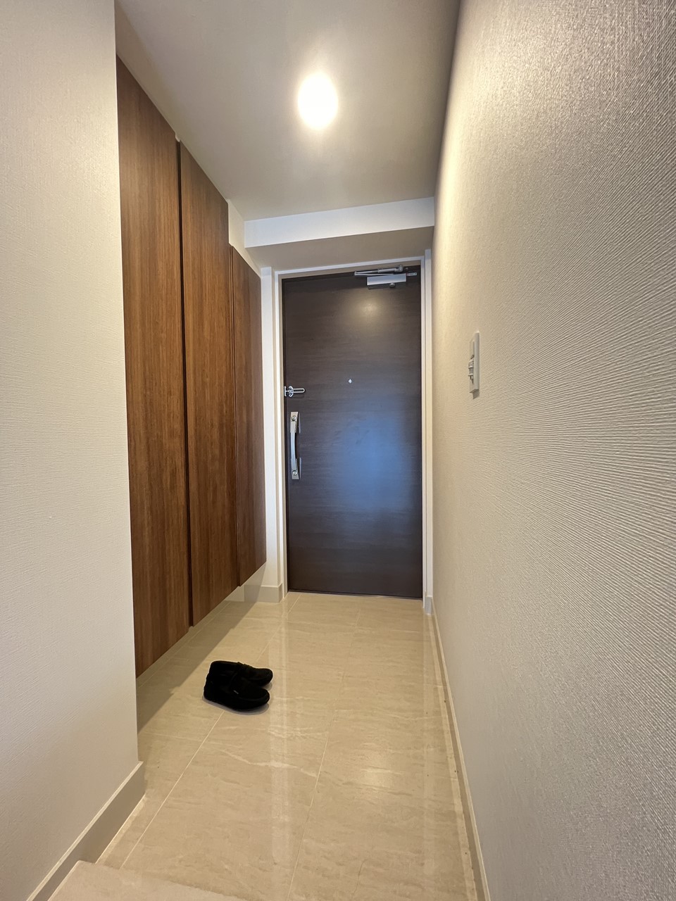 玄関　※同物件、別部屋の写真です。
