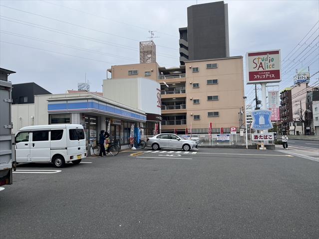 コンビニ　ローソン（コンビニ）まで73m