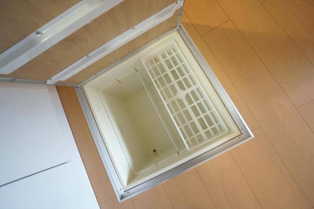収納　床下収納
