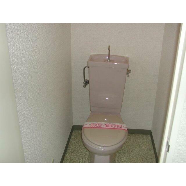 トイレ　※同仕様写真