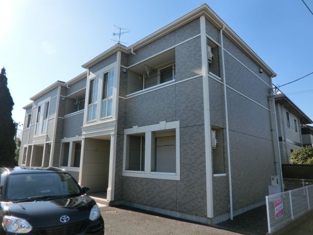 建物外観　幹線道路からも近いエリアです。
