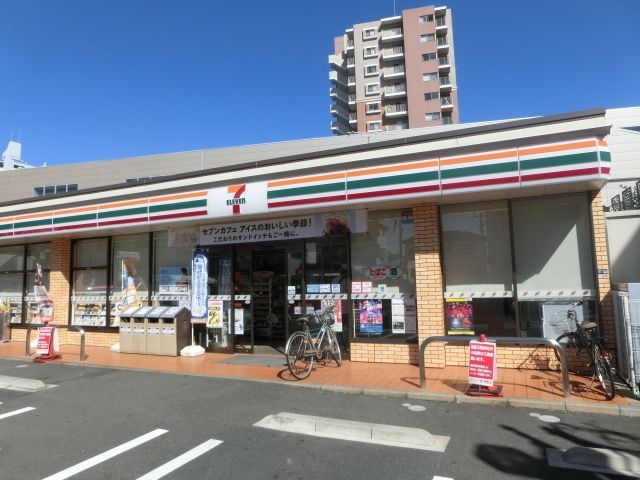 コンビニ　セブンイレブン鎌ケ谷駅西口店（コンビニ）まで377m
