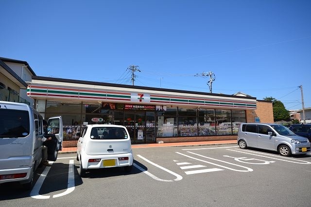 コンビニ　セブンイレブン（コンビニ）まで600m