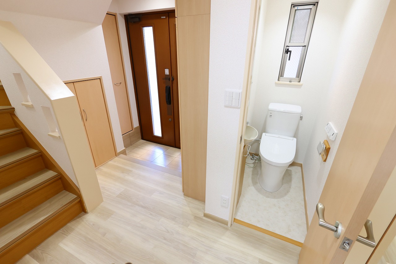 奥沢6丁目・戸建のトイレ写真
