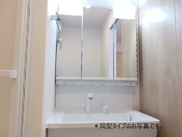 洗面設備　脱衣スペースもあります