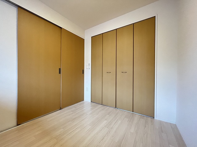 その他部屋・スペース　落ち着いて過ごせるお部屋なので、寝室にいかがでしょうか