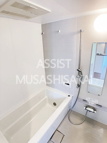 バス・シャワールーム　写真：設備同仕様の別物件です