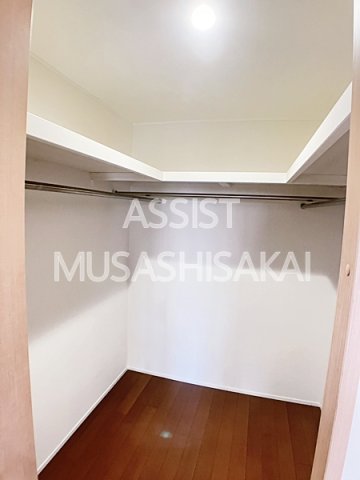 収納　写真：設備同仕様の別物件です