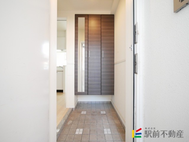 玄関　同建物、別部屋参照