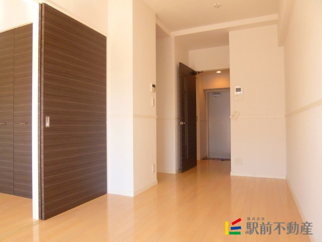 居室・リビング　同建物、別部屋参照