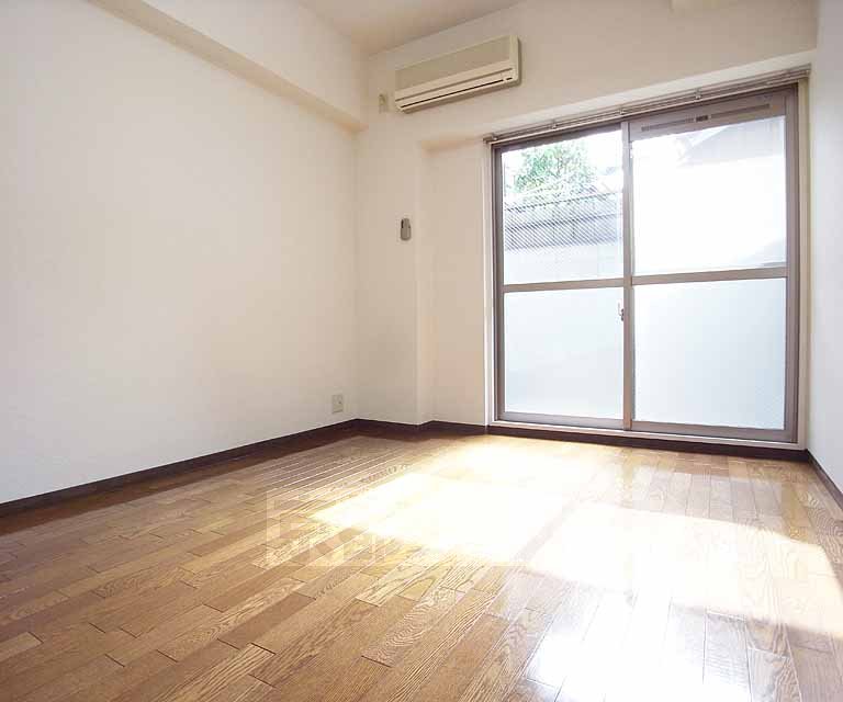 居室・リビング　落ち着きのある広さです。