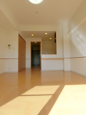 居室・リビング　南向きで明るいお部屋