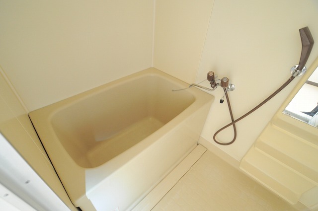 バス・シャワールーム　※別部屋参考写真