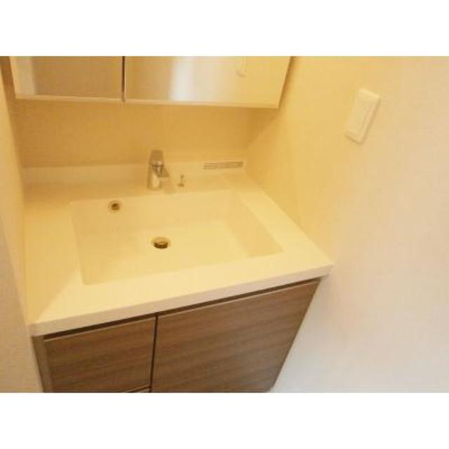 洗面設備　※写真は同タイプ住戸です。