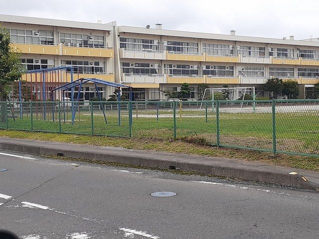 小学校　笠間市立宍戸小学校（小学校）まで67m