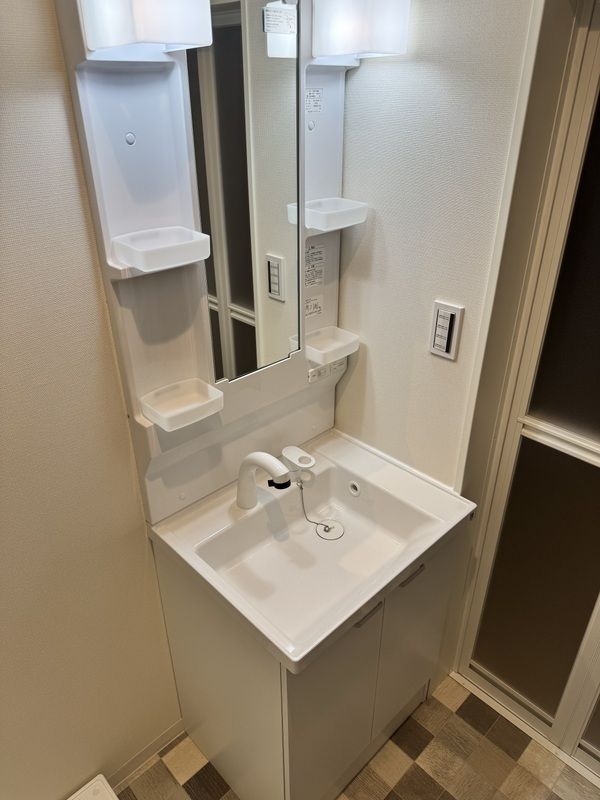 洗面設備　別部屋参照写真