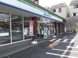 コンビニ　ファミリーマート成田西二丁目店（コンビニ）まで813m