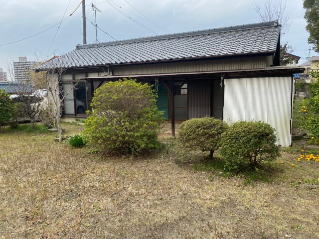 建物外観　広い庭の平屋