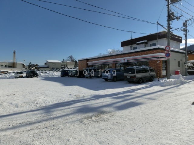 コンビニ　セブンイレブン札幌藤野3条2丁目店（コンビニ）まで277m