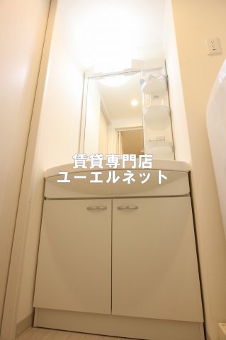 洗面設備　清潔感ある独立洗面台で毎日気持ちよく♪