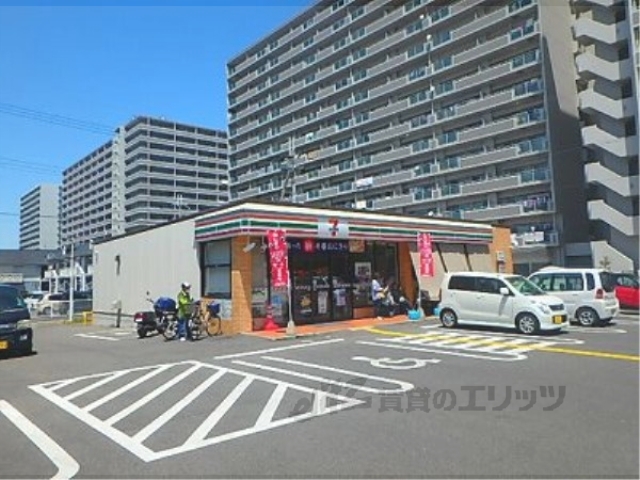 コンビニ　セブンイレブン栗東駅前店（コンビニ）まで450m