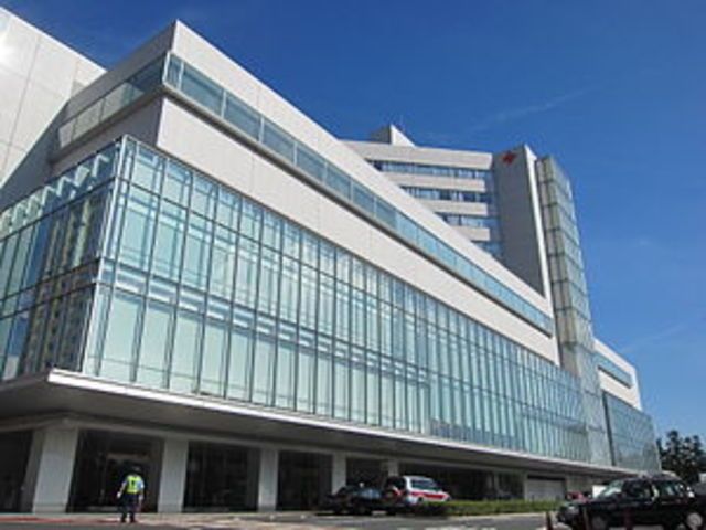 病院　日本赤十字社医療センター（病院）まで586m