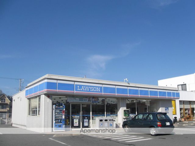 コンビニ　ローソン（コンビニ）まで728m