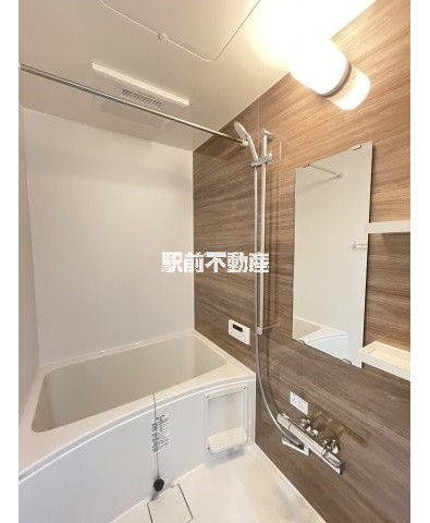 バス・シャワールーム　反転タイプあり