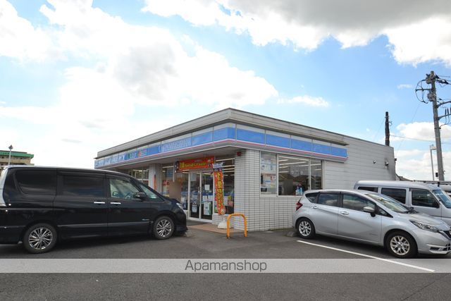 コンビニ　ローソン（コンビニ）まで605m