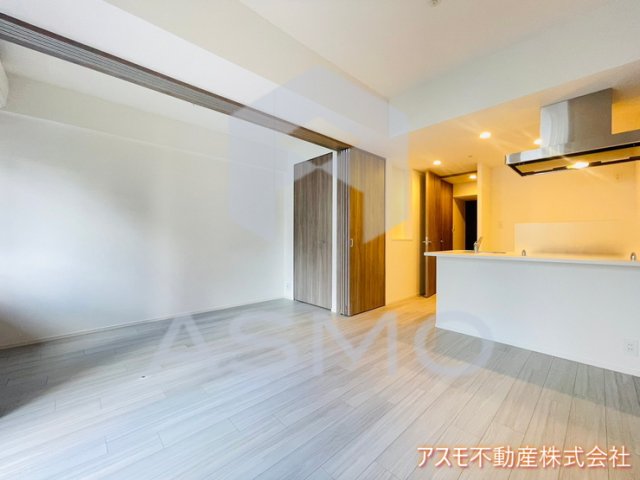 居室・リビング　同マンション別部屋参考写真