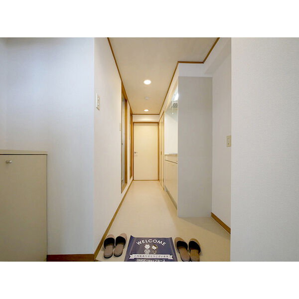 玄関　※205号室の写真です