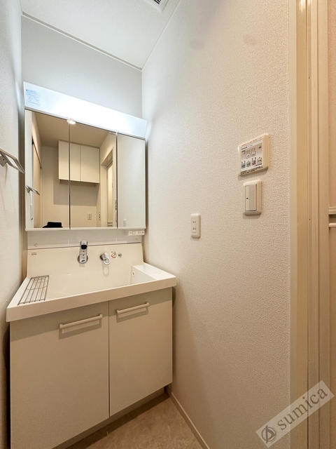 洗面設備　シャンプードレッサー付き・朝シャンもこちらで♪♪