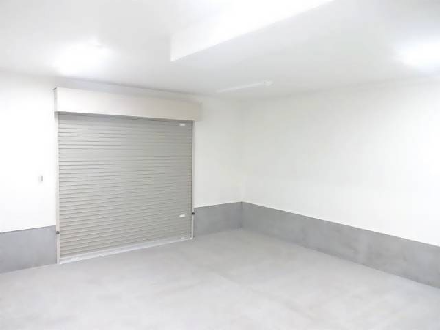 駐車場　ガレージです
