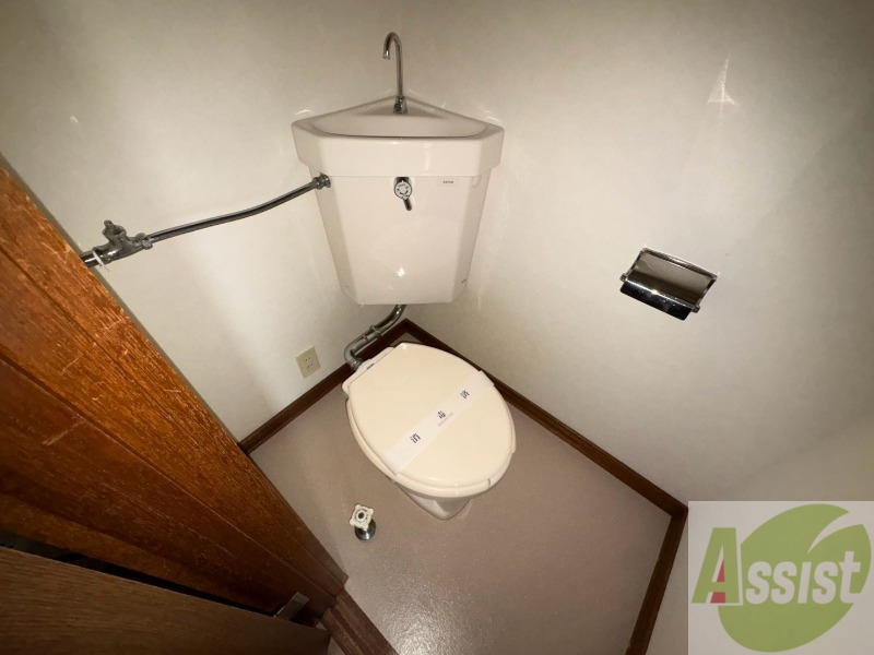 トイレ　こちらはトイレです。清潔感があり、安心して使用できます。