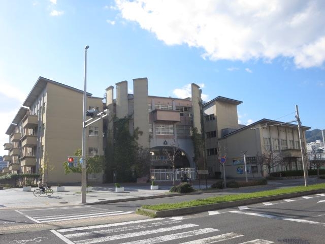 中学校　神戸市立渚中学校（中学校）まで626m