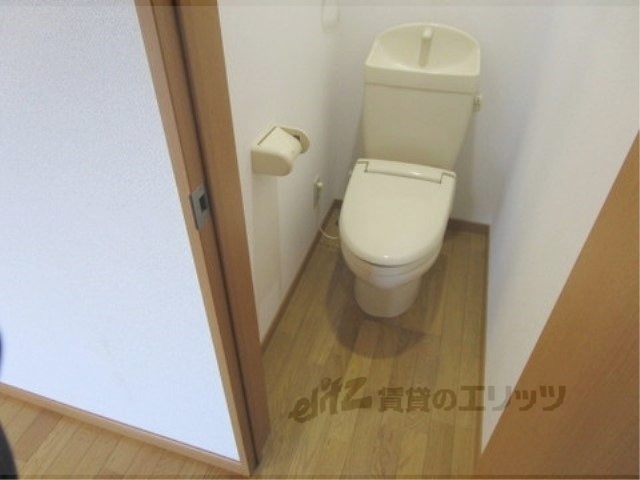 カーペンターハウス5のトイレ写真
