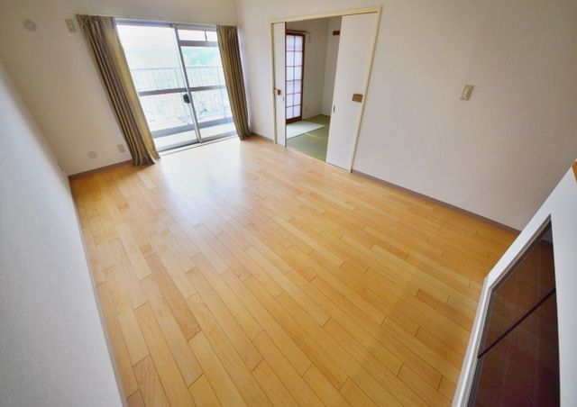 居室・リビング　★★明るいお部屋です★★