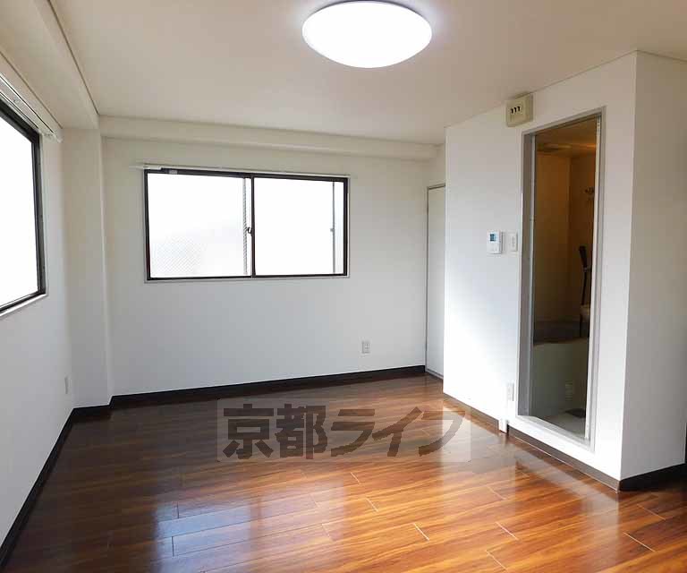 居室・リビング　日当りのいいお部屋です
