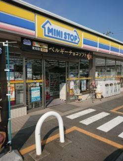 コンビニ　ミニストップ岡崎下和田店（コンビニ）まで870m