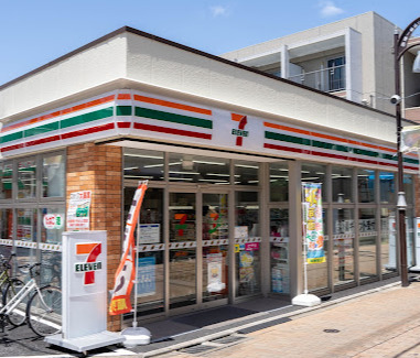 コンビニ　セブンイレブン 板橋赤塚一番通り店（コンビニ）まで423m