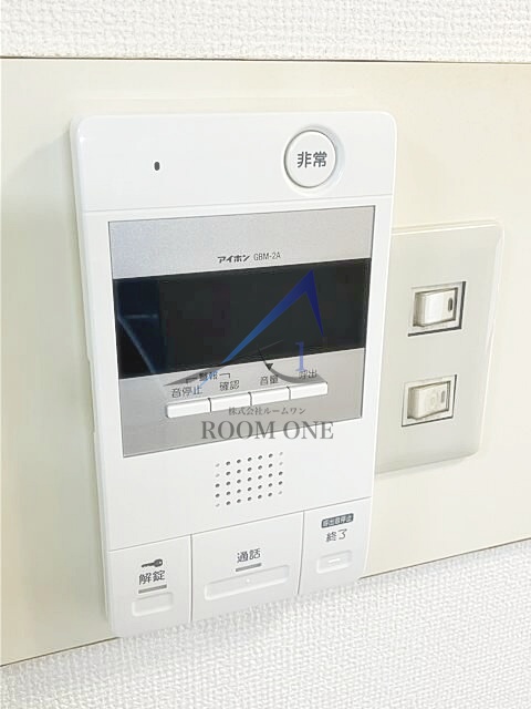 セキュリティ　モニター付きインターホンです。
