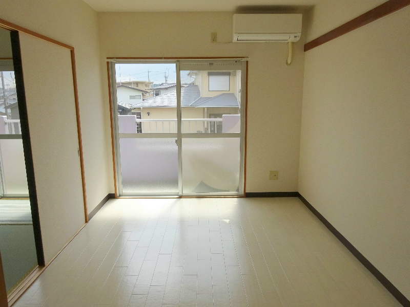 居室・リビング　※同タイプのお部屋です