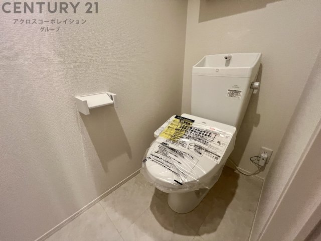 トイレ　温水洗浄便座付きのトイレです☆