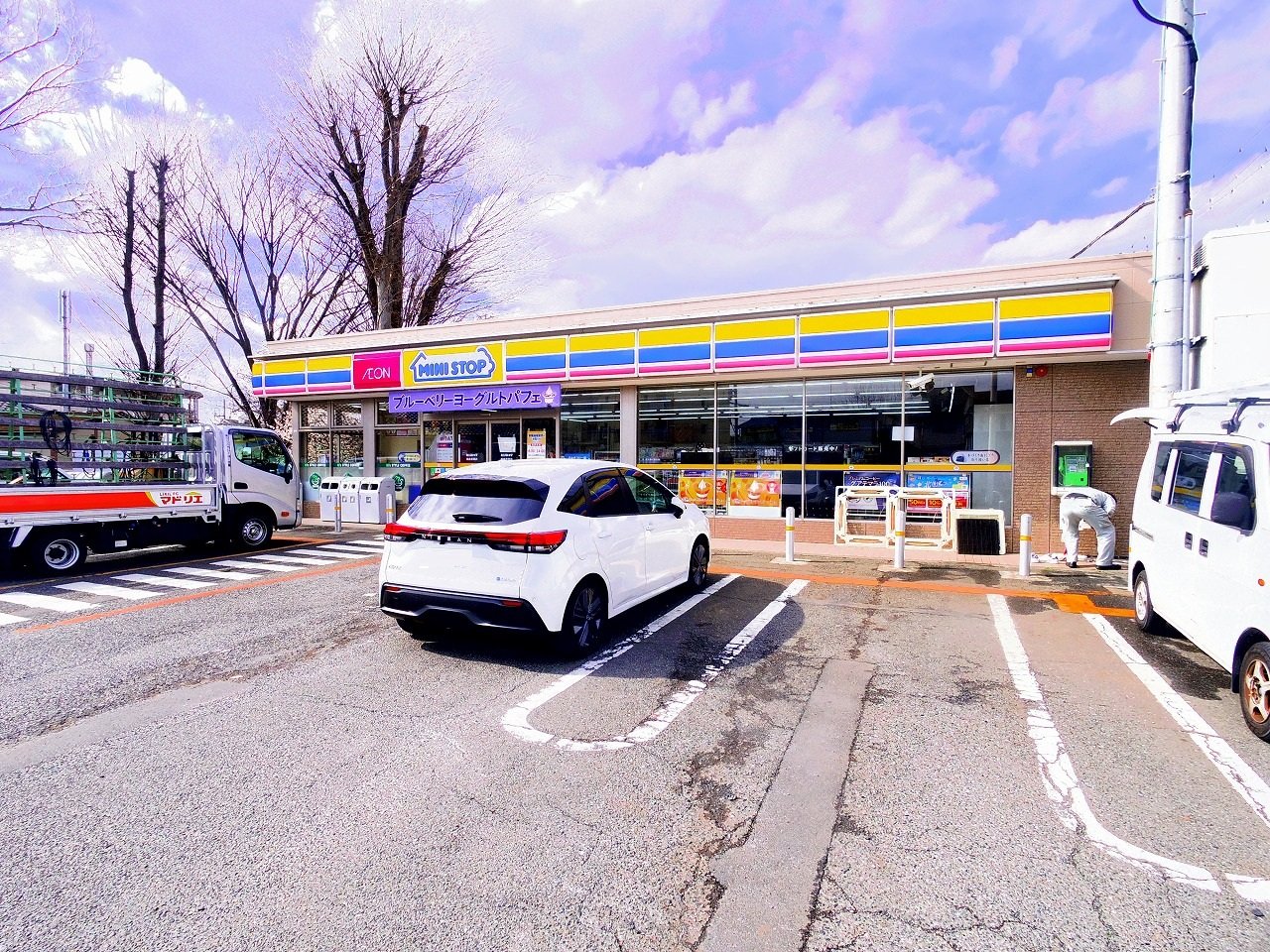 コンビニ　ミニストップ新座新堀店（コンビニ）まで560m