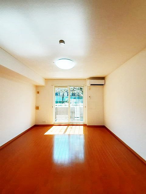 ＪＲ中央線 立川駅 徒歩19分 2階建 築20年の居間写真